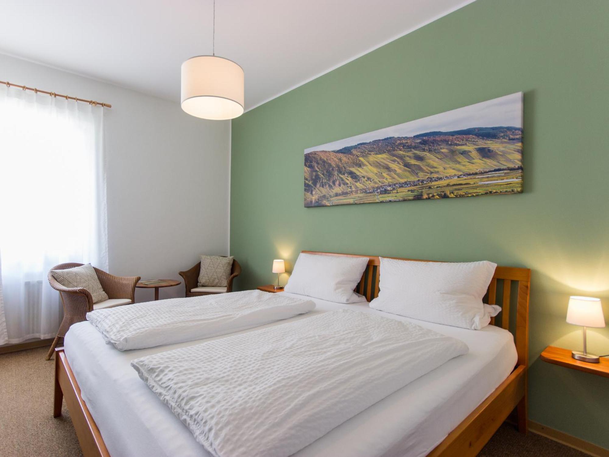 Ferienhaus Schwaab-Scherr, Genau Zwischen Bernkastel-Kues Und Traben-Trarbach, Mit Kostenlosem Oepnv-Ticket Fuer Bus Und Bahn, Parkplaetzen Und Fahrradgarage Эрден Экстерьер фото