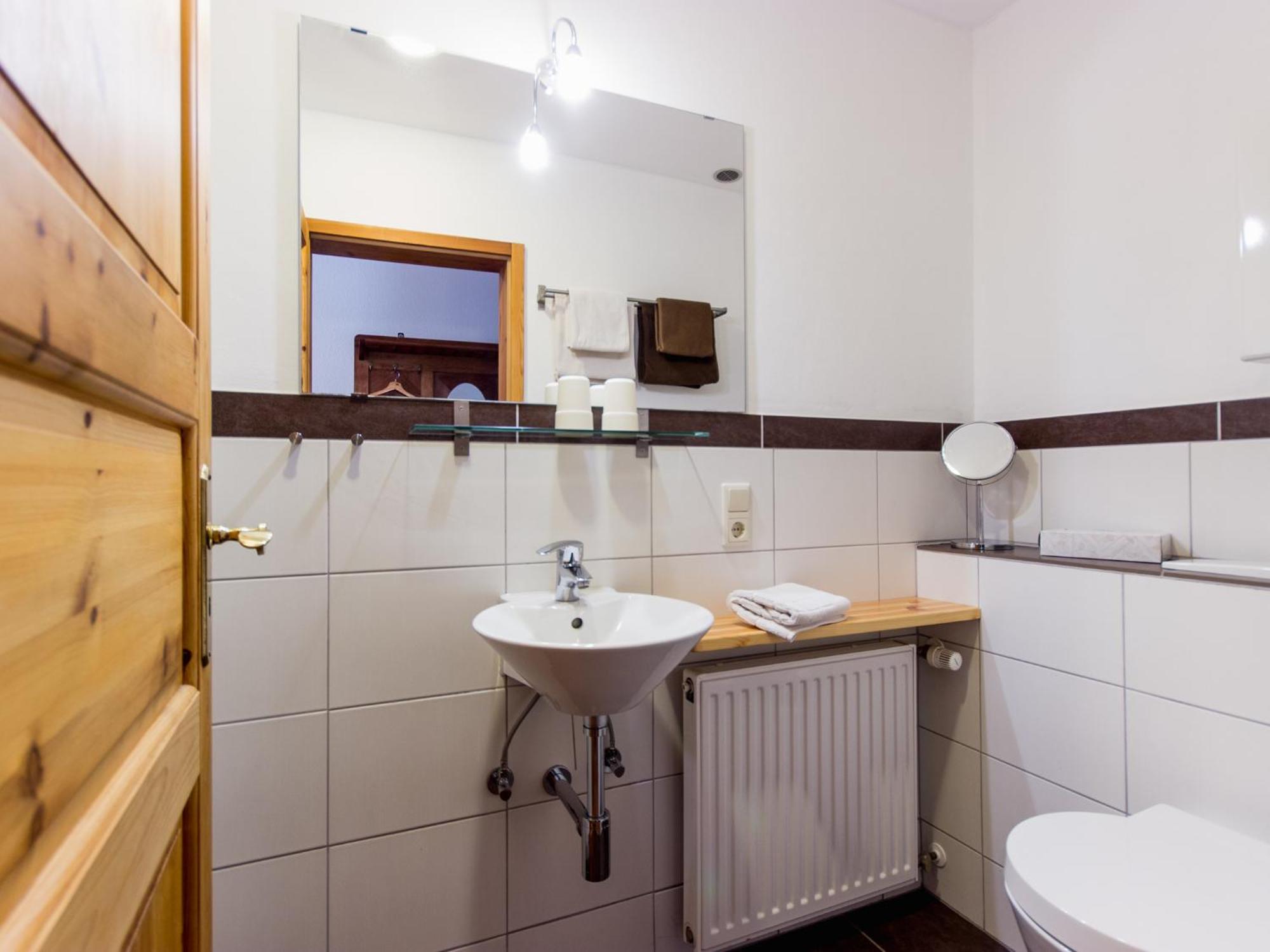Ferienhaus Schwaab-Scherr, Genau Zwischen Bernkastel-Kues Und Traben-Trarbach, Mit Kostenlosem Oepnv-Ticket Fuer Bus Und Bahn, Parkplaetzen Und Fahrradgarage Эрден Экстерьер фото